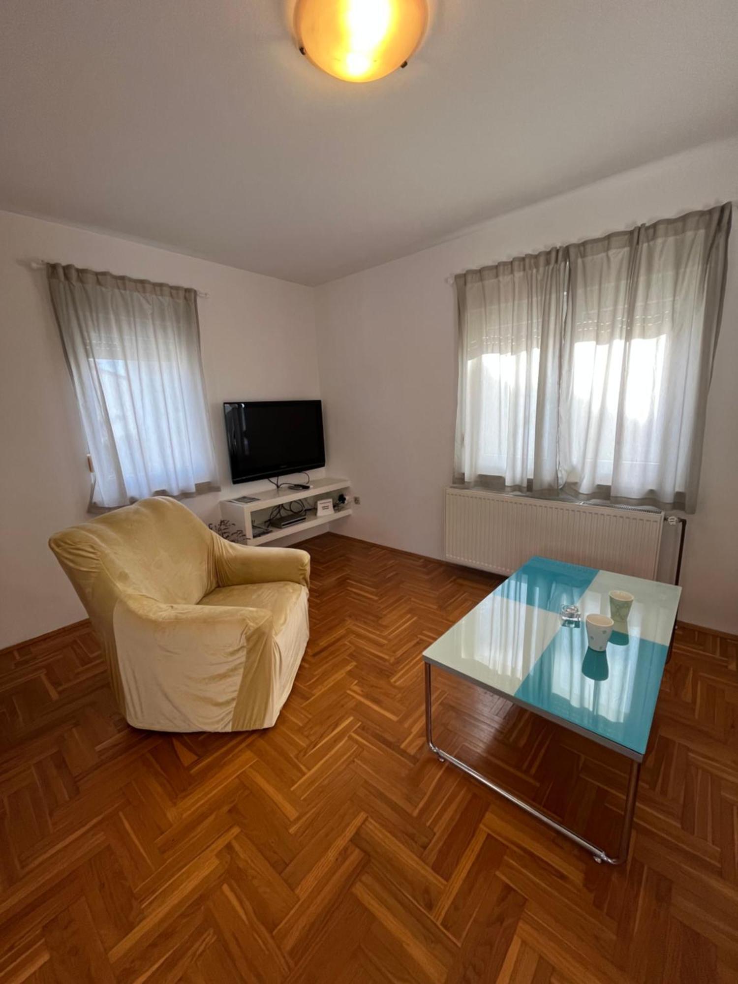Burle Apartment With Free Private Parking メドゥリン エクステリア 写真